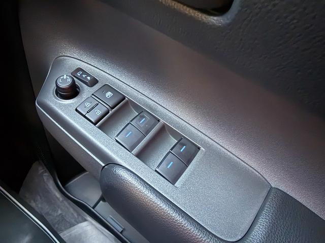 シエンタ ハイブリッドX 登録済未使用車 片側電動スライドドア 衝突被害軽減ブレーキ コーナーセンサー スマートキー アダクティブクルーズコントロール LEDヘッドライト 電動格納ドアミラー オートエアコン 3列シート7人乗り(20枚目)