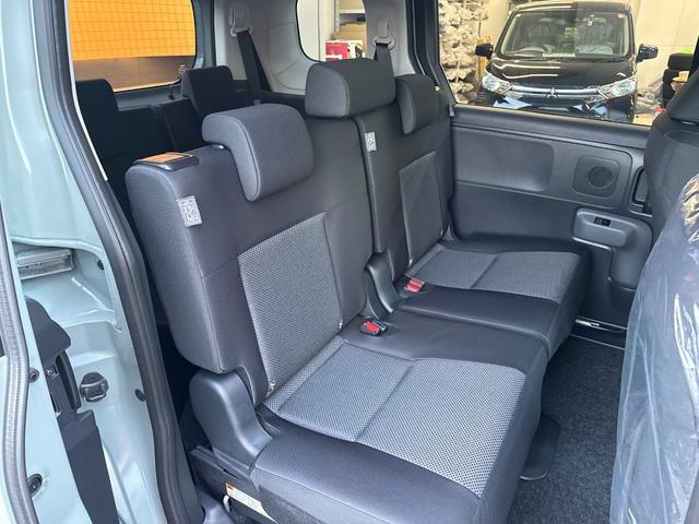 シエンタ ハイブリッドX 登録済未使用車 片側電動スライドドア 衝突被害軽減ブレーキ コーナーセンサー スマートキー アダクティブクルーズコントロール LEDヘッドライト 電動格納ドアミラー オートエアコン 3列シート7人乗り(21枚目)