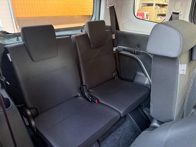 シエンタ ハイブリッドX 登録済未使用車 片側電動スライドドア 衝突被害軽減ブレーキ コーナーセンサー スマートキー アダクティブクルーズコントロール LEDヘッドライト 電動格納ドアミラー オートエアコン 3列シート7人乗り(22枚目)