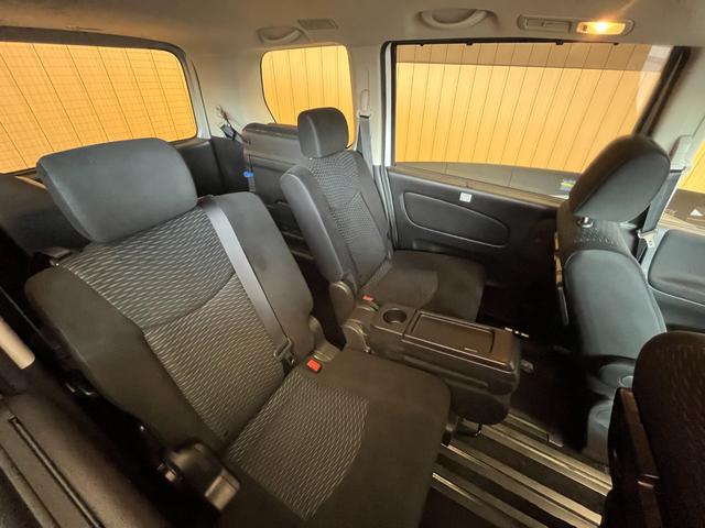 セレナ 20X S-ハイブリッド 車検2年 両側電動スライドドア アイドリングストップ 電動格納ドアミラー ETC 日産純正ナビゲーション 横滑り防止機能 ドライブレコーダー パワーウインドウ オートエアコン スマートキー(22枚目)