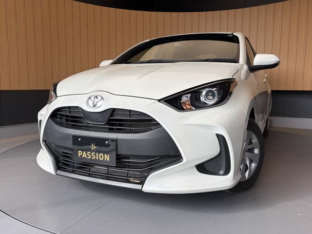 ヤリス X 車検2年 衝突被害軽減ブレーキ スマートキー LEDヘッドライト ディスプレイオーディオ ETC バックカメラ LEDヘッドライト 横滑り防止機能 マニュアルエアコン パワーウインドウ 保証あり(4枚目)