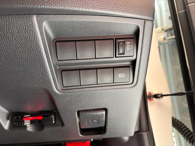 ヤリス X 車検2年 衝突被害軽減ブレーキ スマートキー LEDヘッドライト ディスプレイオーディオ ETC バックカメラ LEDヘッドライト 横滑り防止機能 マニュアルエアコン パワーウインドウ 保証あり(18枚目)