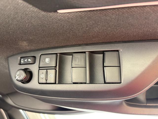 ヤリス X 車検2年 衝突被害軽減ブレーキ スマートキー LEDヘッドライト ディスプレイオーディオ ETC バックカメラ LEDヘッドライト 横滑り防止機能 マニュアルエアコン パワーウインドウ 保証あり(23枚目)