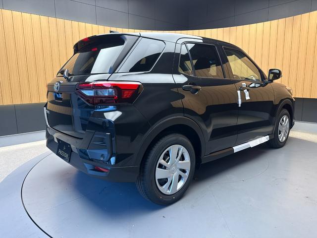 ライズ Ｘ　登録済未使用車　ナビレディパッケージ　衝突被害軽減ブレーキ　コーナーセンサー　スマートキー　アイドリングストップ　バックカメラ　電動格納ドアミラー　横滑り防止機能　パワーウインドウ　ＬＥＤヘッドライト（8枚目）