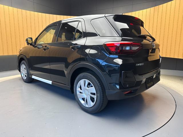 ライズ Ｘ　登録済未使用車　ナビレディパッケージ　衝突被害軽減ブレーキ　コーナーセンサー　スマートキー　アイドリングストップ　バックカメラ　電動格納ドアミラー　横滑り防止機能　パワーウインドウ　ＬＥＤヘッドライト（10枚目）