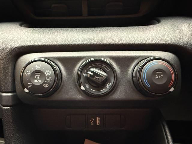 ヤリス Ｘ　車検２年　衝突被害軽減ブレーキ　コーナーセンサー　スマートキー　電動格納ドアミラー　ディスプレイオーディオ　ＥＴＣ　ＬＥＤヘッドライト　マニュアルエアコン　パワーウインドウ　オートハイビーム（13枚目）