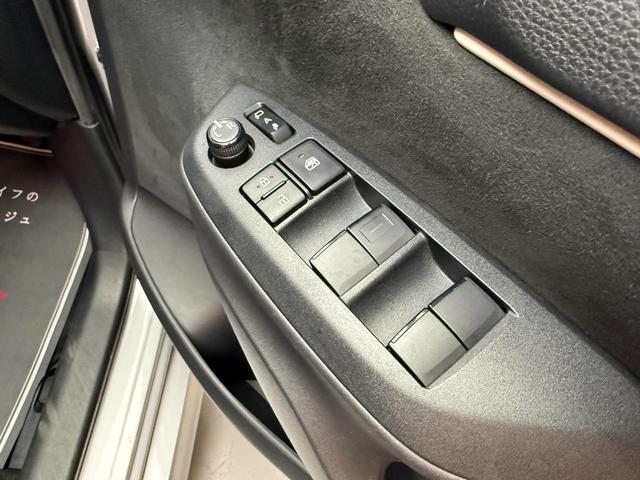 ヤリス Ｘ　車検２年　衝突被害軽減ブレーキ　コーナーセンサー　スマートキー　電動格納ドアミラー　ディスプレイオーディオ　ＥＴＣ　ＬＥＤヘッドライト　マニュアルエアコン　パワーウインドウ　オートハイビーム（26枚目）