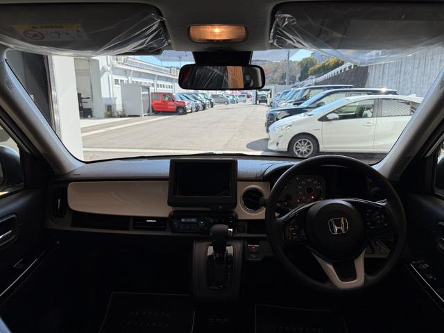 Ｎ－ＯＮＥ オリジナル　届出済未使用車　衝突被害軽減ブレーキ　コーナーセンサー　スマートキー　アダクティブクルーズコントロール　横滑り防止機能　ＬＥＤヘッドライト　アイドリングストップ　バックカメラ　電動格納ドアミラー（12枚目）