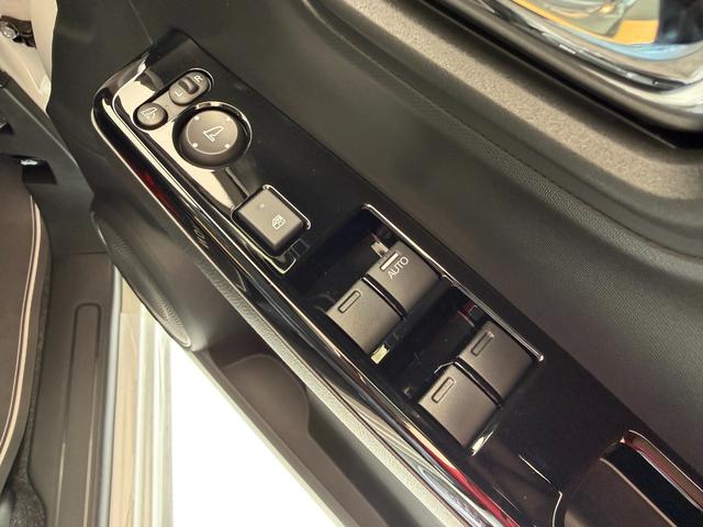 Ｎ－ＯＮＥ オリジナル　届出済未使用車　衝突被害軽減ブレーキ　コーナーセンサー　スマートキー　アダクティブクルーズコントロール　横滑り防止機能　ＬＥＤヘッドライト　アイドリングストップ　バックカメラ　電動格納ドアミラー（22枚目）