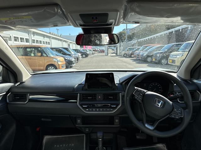 ＷＲ－Ｖ Ｘ　登録済未使用車　衝突被害軽減ブレーキ　コーナーセンサー　スマートキー　アダクティブクルーズコントロール　ＬＥＤヘッドライト　オートエアコン　パワーウインドウ　リアベンチレーション　電動格納ドアミラー（12枚目）