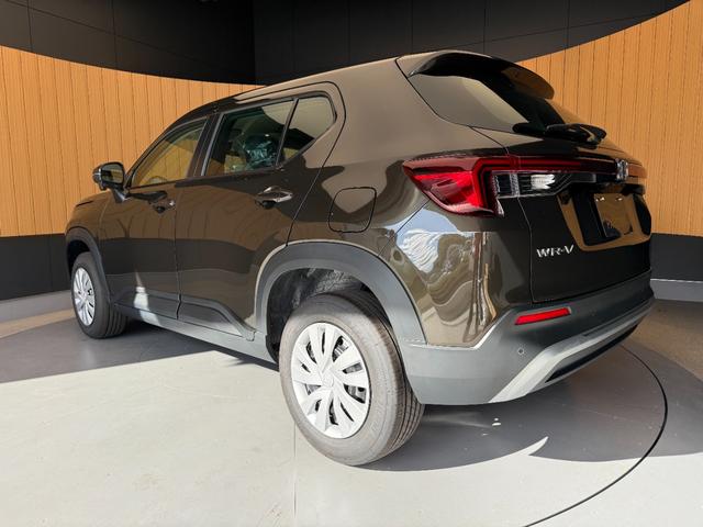 ＷＲ－Ｖ Ｘ　登録済未使用車　衝突被害軽減ブレーキ　コーナーセンサー　スマートキー　アダクティブクルーズコントロール　ＬＥＤヘッドライト　オートエアコン　パワーウインドウ　リアベンチレーション　電動格納ドアミラー（10枚目）