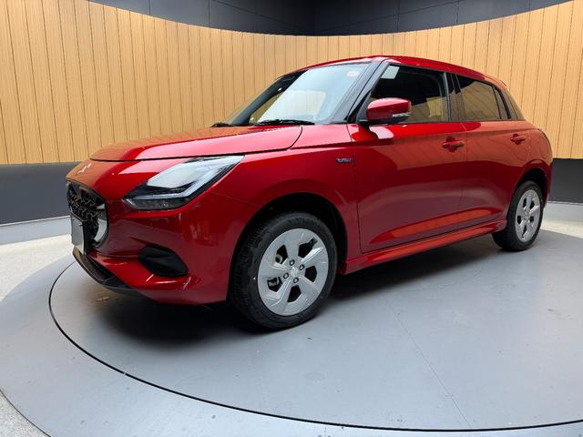 スイフト ハイブリッドＭＸ　登録済未使用車　全方位モニター付メモリーナビ　衝突被害軽減ブレーキ　コーナーセンサー　スマートキー　シートヒーター　アダクティブクルーズコントロール　横滑り防止機能　ＬＥＤヘッドライト　オートエアコン（5枚目）