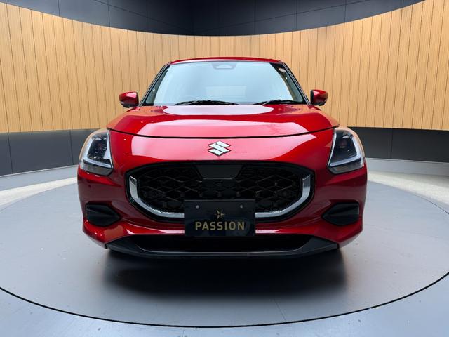 スイフト ハイブリッドＭＸ　登録済未使用車　全方位モニター付メモリーナビ　衝突被害軽減ブレーキ　コーナーセンサー　スマートキー　シートヒーター　アダクティブクルーズコントロール　横滑り防止機能　ＬＥＤヘッドライト　オートエアコン（6枚目）