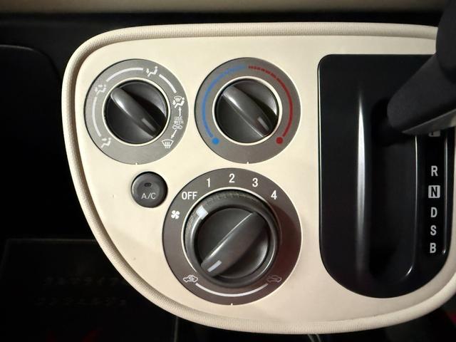 ���Q�O�O���ȏ�̃X�^�b�t�őΉ����@�e���X�ɐ��̃X�^�b�t��z�u���鎖�ł��q�l�ɍ������A�h�o�C�X�������Ē����܂��B�����X�^�b�t�������ݐЂ��Ă��܂��̂ŁA�����̕��ł����S���Ă����X���������I�I