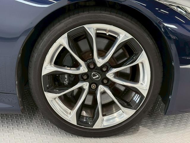 LC LC500 Sパッケージ V8モデル/カーボンルーフ/ハーフレザースポーツシート/シートヒーター・ベンチレーション/純正可変式スポーツマフラー/ブラックインテリア/LEDマトリクスライト/レーダーセーフティ/追従クルーズ(20枚目)