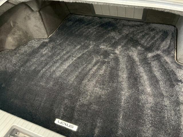 LC LC500 Sパッケージ V8モデル/カーボンルーフ/ハーフレザースポーツシート/シートヒーター・ベンチレーション/純正可変式スポーツマフラー/ブラックインテリア/LEDマトリクスライト/レーダーセーフティ/追従クルーズ(24枚目)