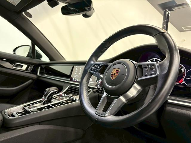 パナメーラ 4 スポーツツーリスモ パノラマルーフ/PASM/ブラックフルレザーシート/4点LEDデイライト/シートヒーター/レーダーセーフティ/クルーズコントロール/禁煙車/ディーラー整備車/社外TVチューナー/パワーバックドア(7枚目)