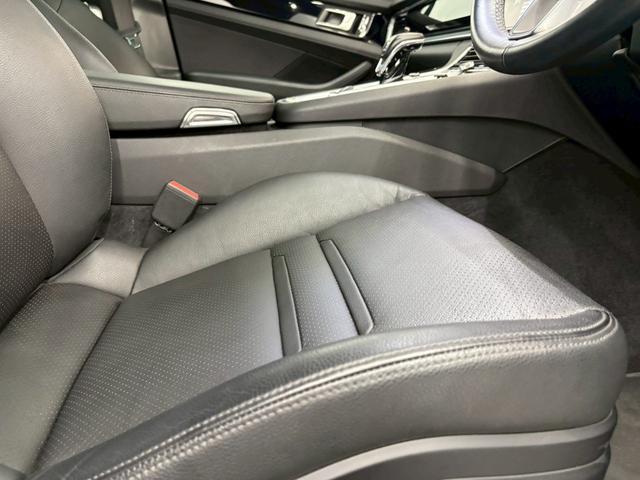 パナメーラ 4 スポーツツーリスモ パノラマルーフ/PASM/ブラックフルレザーシート/4点LEDデイライト/シートヒーター/レーダーセーフティ/クルーズコントロール/禁煙車/ディーラー整備車/社外TVチューナー/パワーバックドア(30枚目)