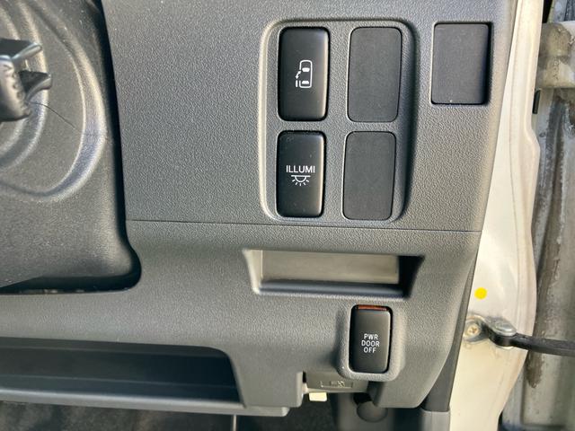 タント カスタムＲＳ　禁煙車！ナビＴＶ　スマートキー　電動スライドドア　アームレスト　オートＡＣ　盗難防止システム　衝突安全ボディ　車検２０２６年３月（11枚目）