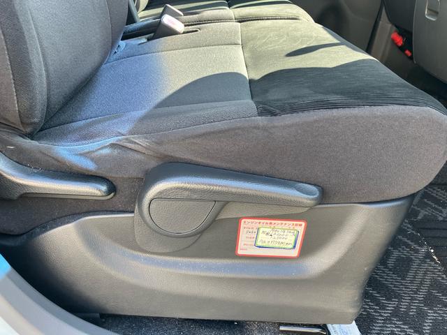 タント カスタムＲＳ　禁煙車！ナビＴＶ　スマートキー　電動スライドドア　アームレスト　オートＡＣ　盗難防止システム　衝突安全ボディ　車検２０２６年３月（17枚目）
