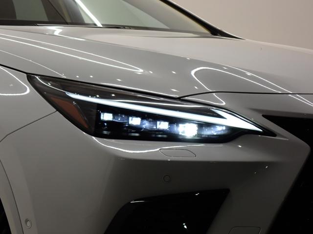 ＮＸ ＮＸ３５０ｈ　Ｆスポーツ　３眼ＬＥＤ・オレンジキャリパー・パノラマルーフ・全方位カメラ・レクサスセーフティＳ・ＢＳＭ・デジタルミラー・ＨＵＤ・パワーゲート・本革・パワーシート・ヒーター／クーラー付・純正ＡＷ・純正ナビ・ＥＴＣ（13枚目）