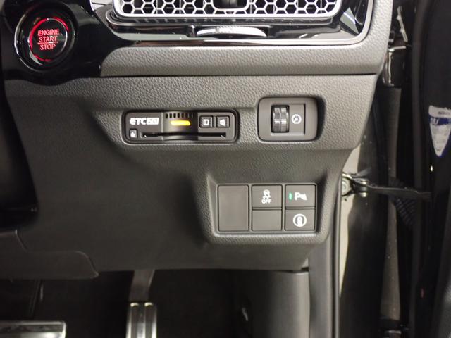 シビック ＬＸ　ホンダセンシング・障害物センサー・ハーフレザー・シートヒーター・ＬＥＤ・スマートキー・純正ＡＷ・純正メモリーナビ・バックカメラ・フルセグＴＶ・Ｂｌｕｅｔｏｏｔｈ・ＥＴＣ（19枚目）