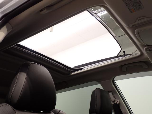 ＳＴＩエアロＰＫＧ・デジタルインナーミラー・サンルーフバイザー・４ＷＤ・アイサイト・障害物センサー・フロント／サイド／バックカメラ・パワーシート・シートヒーター・純正ナビ・フルセグ・ＥＴＣ・ドラレコ