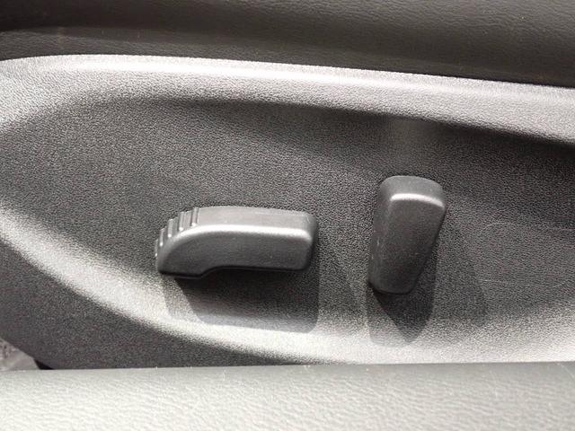 スカイライン ハイブリッド GT 全方位カメラ・フルセグTV・CD/DVD再生・エマージェンシーブレーキ・障害物センサー・パワーシート・LEDヘッドライト・スマートキー・純正AW・純正ナビ・Bluetooth・ETC・ドラレコ(31枚目)