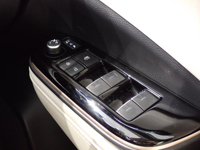 クラウンクロスオーバー Ｇアドバンスド・レザーパッケージ　デジタルインナーミラー・ホワイトレザー・全方位カメラ・純正１２．３インチＤＡ・フルセグ・パワートランク・パワーシート・シートヒーター／エアコン・ＬＥＤ・純正ＡＷ・Ｂｌｕｅｔｏｏｔｈ・ＥＴＣ・ドラレコ（29枚目）