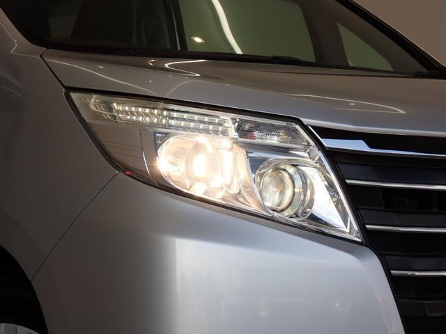 ノア Ｘ　Ｖパッケージ　社外メモリーナビ・両側スライドドア・ＥＴＣ・Ｂｌｕｅｔｏｏｔｈ・ダブルオートエアコン・電動ドアミラー・ドライブレコーダー（12枚目）