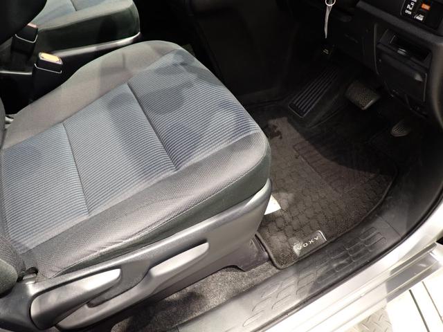 ヴォクシー X 片側電動スライドドア・純正SDナビ・バックカメラ・ワンセグTV・Bluetooth・CD再生・LEDヘッドライト(25枚目)