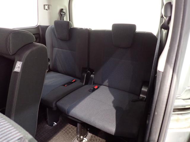 ヴォクシー X 片側電動スライドドア・純正SDナビ・バックカメラ・ワンセグTV・Bluetooth・CD再生・LEDヘッドライト(31枚目)