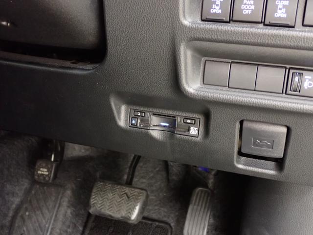 シエンタ ハイブリッドG 純正10.5インチナビ・シートヒーター・ステアリングヒーター・両側電動スライドドア・障害物センサー・トヨタセーフティS・LEDヘッドライト・スマートキー・バックカメラ・フルセグTV・ETC・ドラレコ(19枚目)