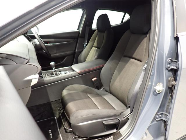 MAZDA3ファストバック 15Sツーリング 6MT・360°セーフティpkg・CD/DVD再生・マツダコネクト・障害物センサー・全方位カメラ・LEDヘッドライト・スマートキー・純正AW・フルセグTV・Bluetooth・ETC(28枚目)