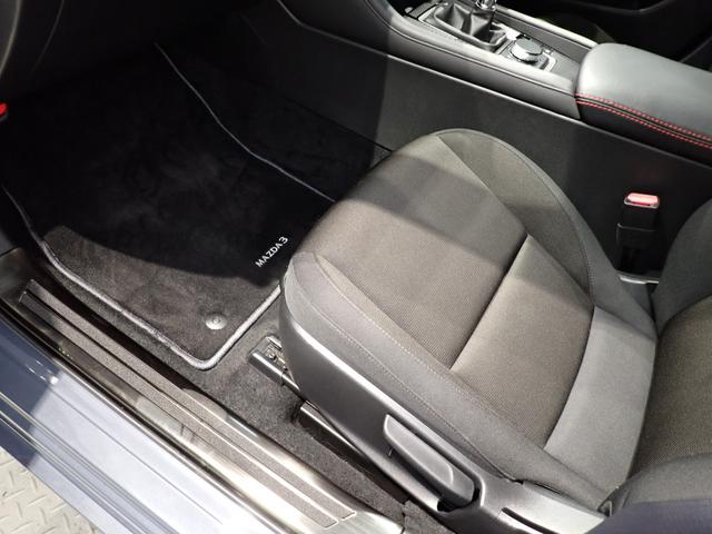 MAZDA3ファストバック 15Sツーリング 6MT・360°セーフティpkg・CD/DVD再生・マツダコネクト・障害物センサー・全方位カメラ・LEDヘッドライト・スマートキー・純正AW・フルセグTV・Bluetooth・ETC(29枚目)