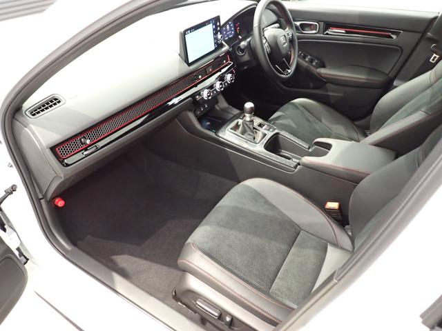 シビック RS BOSE・ワイヤレス充電・Google 搭載 9インチ Honda CONNECTディスプレー・パワーシート・シートヒーター・障害物センサー・LED・バックカメラ・フルセグ・Bluetooth・ETC(31枚目)