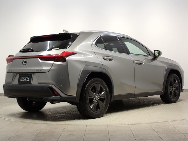 UX UX200ブルーエディション パワーゲート・サンルーフ・フルセグTV・純正ナビ・レクサスセーフティシステム・障害物センサー・LEDヘッドライト・スマートキー純正AW・CD・Bluetooth・ETC・ドライブレコーダー(8枚目)