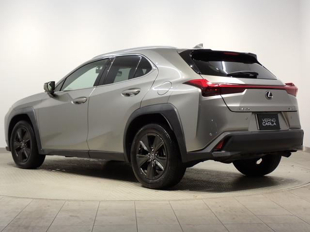 UX UX200ブルーエディション パワーゲート・サンルーフ・フルセグTV・純正ナビ・レクサスセーフティシステム・障害物センサー・LEDヘッドライト・スマートキー純正AW・CD・Bluetooth・ETC・ドライブレコーダー(11枚目)