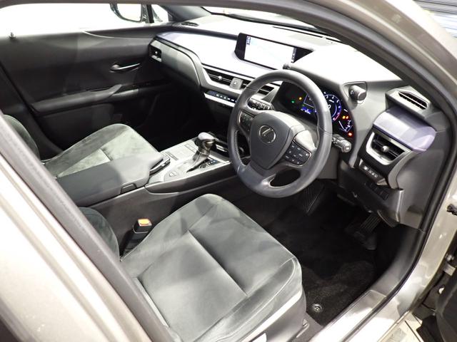 UX UX200ブルーエディション パワーゲート・サンルーフ・フルセグTV・純正ナビ・レクサスセーフティシステム・障害物センサー・LEDヘッドライト・スマートキー純正AW・CD・Bluetooth・ETC・ドライブレコーダー(26枚目)