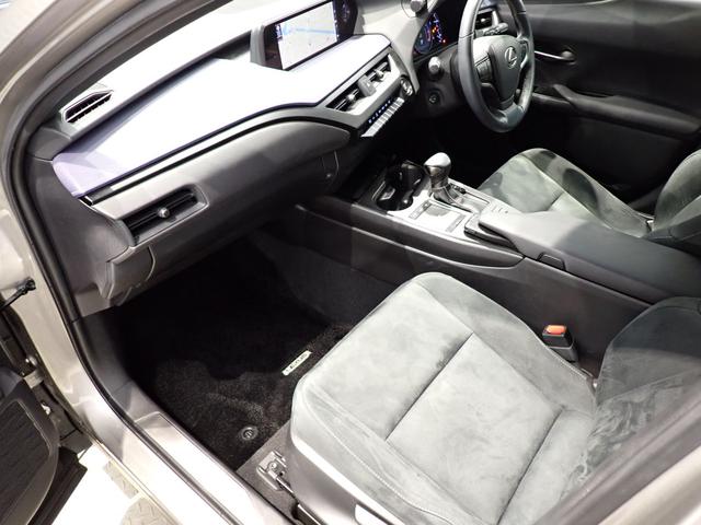 UX UX200ブルーエディション パワーゲート・サンルーフ・フルセグTV・純正ナビ・レクサスセーフティシステム・障害物センサー・LEDヘッドライト・スマートキー純正AW・CD・Bluetooth・ETC・ドライブレコーダー(28枚目)