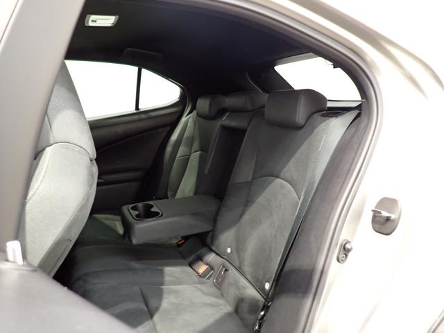 UX UX200ブルーエディション パワーゲート・サンルーフ・フルセグTV・純正ナビ・レクサスセーフティシステム・障害物センサー・LEDヘッドライト・スマートキー純正AW・CD・Bluetooth・ETC・ドライブレコーダー(30枚目)