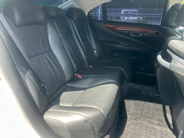 ＬＳ ＬＳ４６０Ｌ　バージョンＵＺ　５人乗り禁煙　ユーザー様買取車両　中期　サンルーフ　全車速レーダークルーズ　後席モニター　マークレビンソン　プリクラッシュ　セミアニリンレザー　全席シートヒーター／クーラー　オプション１９インチアルミ（7枚目）