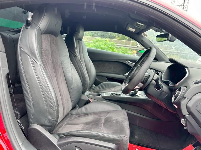 ＴＴクーペ ２．０ＴＦＳＩ　クワトロ　Ｓラインパッケージ　禁煙　４ＷＤ　ＷＯＲＫＥＭＯＴＩＯＮ　ＣＲ　ＫＩＷＡＭＩ１９インチアルミ　ブラックアウトカスタム　バーチャルコックピット　マトリクスＬＥＤ　アルカンターラハーフレザー　パーキングエイド　スマートキー（6枚目）