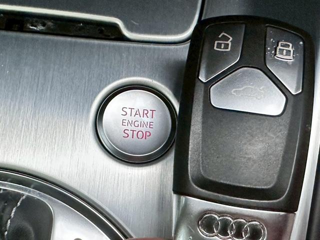 ＴＴクーペ ２．０ＴＦＳＩ　クワトロ　Ｓラインパッケージ　禁煙　４ＷＤ　ＷＯＲＫＥＭＯＴＩＯＮ　ＣＲ　ＫＩＷＡＭＩ１９インチアルミ　ブラックアウトカスタム　バーチャルコックピット　マトリクスＬＥＤ　アルカンターラハーフレザー　パーキングエイド　スマートキー（8枚目）