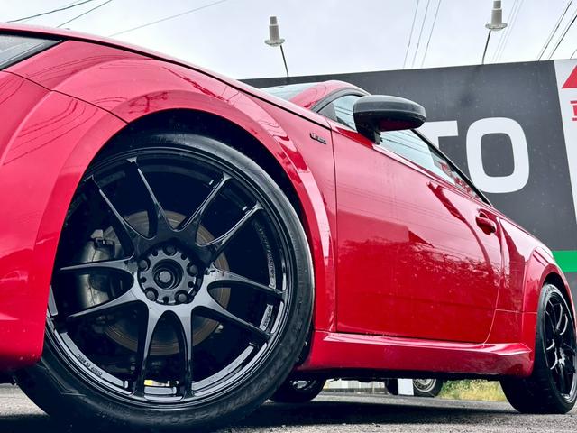 ＴＴクーペ ２．０ＴＦＳＩ　クワトロ　Ｓラインパッケージ　禁煙　４ＷＤ　ＷＯＲＫＥＭＯＴＩＯＮ　ＣＲ　ＫＩＷＡＭＩ１９インチアルミ　ブラックアウトカスタム　バーチャルコックピット　マトリクスＬＥＤ　アルカンターラハーフレザー　パーキングエイド　スマートキー（25枚目）