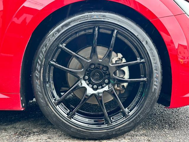 ＴＴクーペ ２．０ＴＦＳＩ　クワトロ　Ｓラインパッケージ　禁煙　４ＷＤ　ＷＯＲＫＥＭＯＴＩＯＮ　ＣＲ　ＫＩＷＡＭＩ１９インチアルミ　ブラックアウトカスタム　バーチャルコックピット　マトリクスＬＥＤ　アルカンターラハーフレザー　パーキングエイド　スマートキー（26枚目）