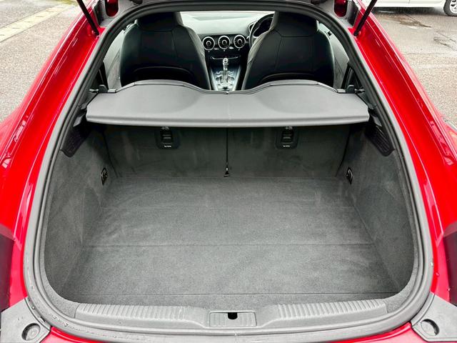 ＴＴクーペ ２．０ＴＦＳＩ　クワトロ　Ｓラインパッケージ　禁煙　４ＷＤ　ＷＯＲＫＥＭＯＴＩＯＮ　ＣＲ　ＫＩＷＡＭＩ１９インチアルミ　ブラックアウトカスタム　バーチャルコックピット　マトリクスＬＥＤ　アルカンターラハーフレザー　パーキングエイド　スマートキー（60枚目）