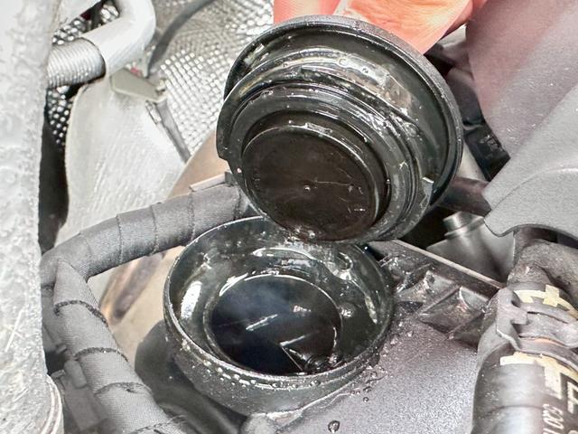 ＴＴクーペ ２．０ＴＦＳＩ　クワトロ　Ｓラインパッケージ　禁煙　４ＷＤ　ＷＯＲＫＥＭＯＴＩＯＮ　ＣＲ　ＫＩＷＡＭＩ１９インチアルミ　ブラックアウトカスタム　バーチャルコックピット　マトリクスＬＥＤ　アルカンターラハーフレザー　パーキングエイド　スマートキー（69枚目）