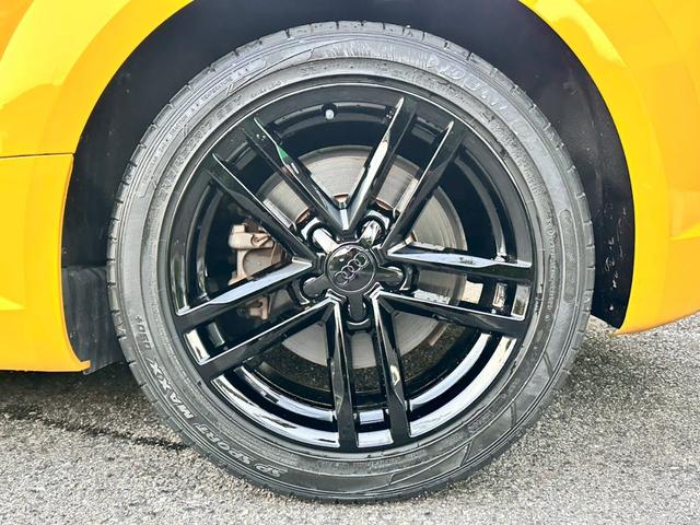 TTクーペ 2.0TFSI 禁煙 ブラックアウトカスタム バーチャルコックピット マトリクスLED 17インチアルミ パドルシフト スピードワーニング レインセンサー リアスポイラー 電動格納ミラー オートライト  ETC車載器(27枚目)