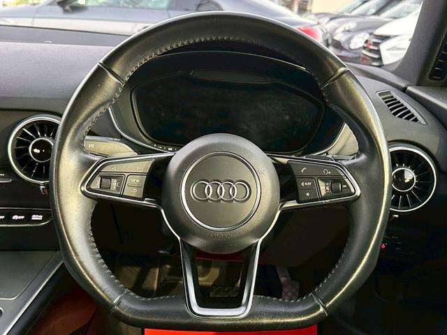 TTクーペ 2.0TFSI 禁煙 ブラックアウトカスタム バーチャルコックピット マトリクスLED 17インチアルミ パドルシフト スピードワーニング レインセンサー リアスポイラー 電動格納ミラー オートライト  ETC車載器(32枚目)